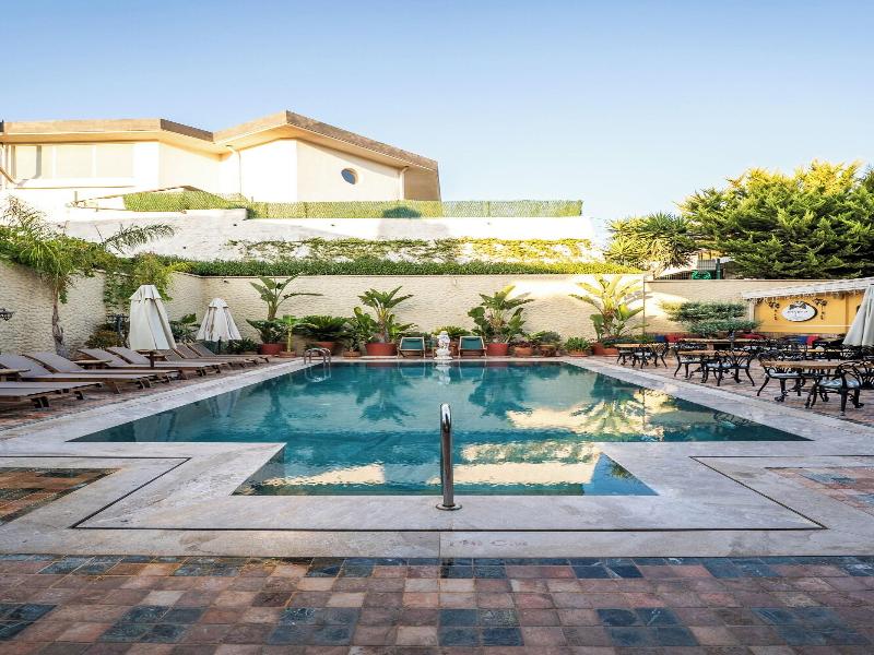 Motif Hotel image