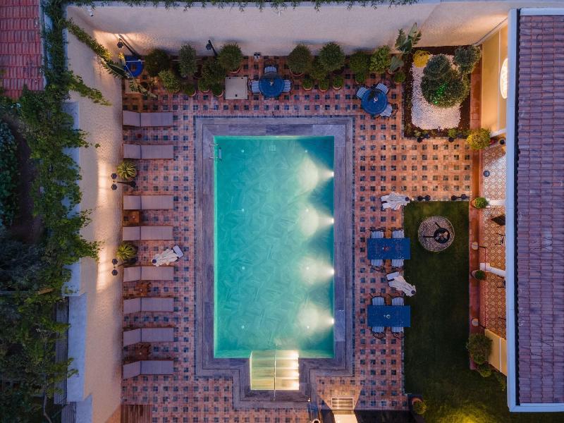 Motif Hotel image