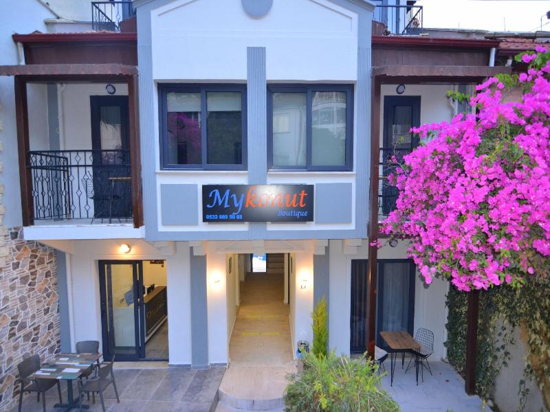 Mykonut Boutique Suites image
