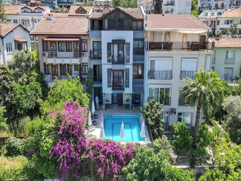 Mykonut Boutique Suites image