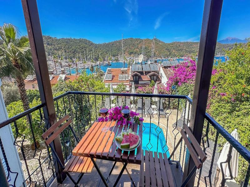 Mykonut Boutique Suites image