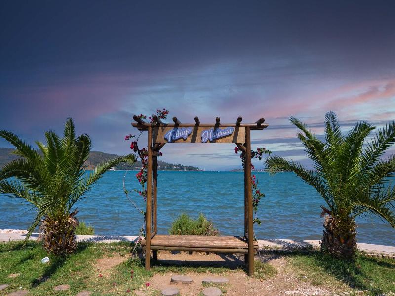 Mykonut Boutique Suites image