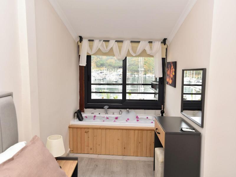 Mykonut Boutique Suites image