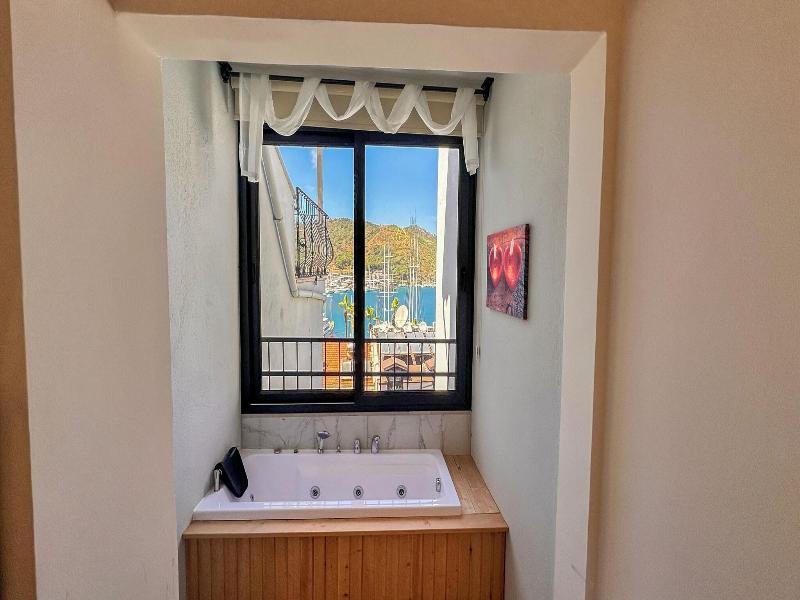 Mykonut Boutique Suites image