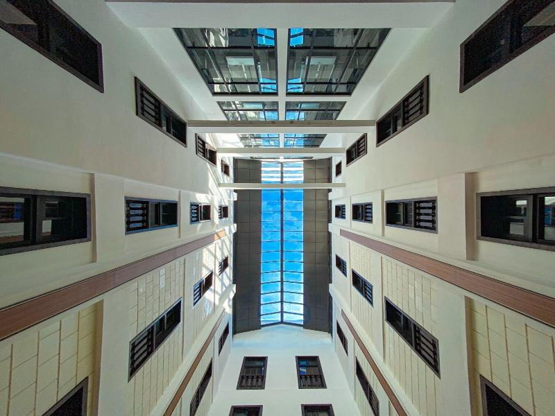 The Plaza Garden Hotel And Residences image