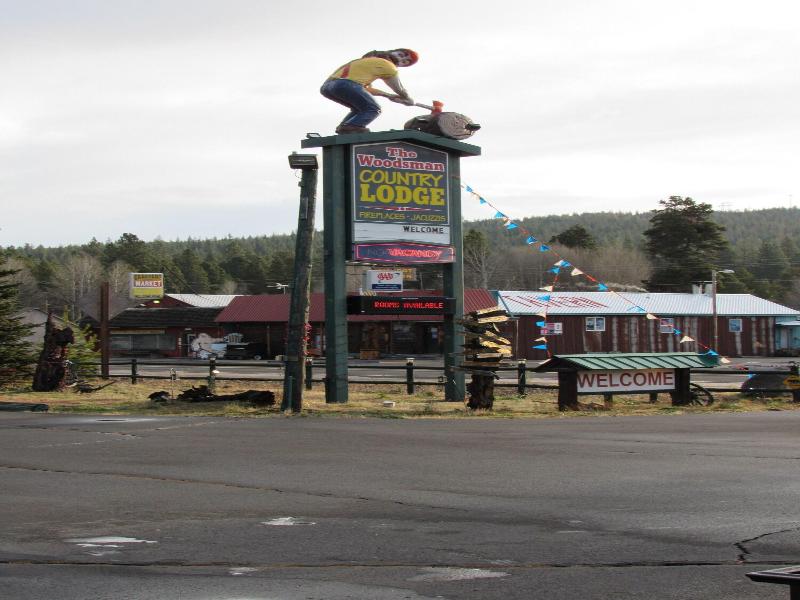 The Woodsman Country Lodge, Crescent