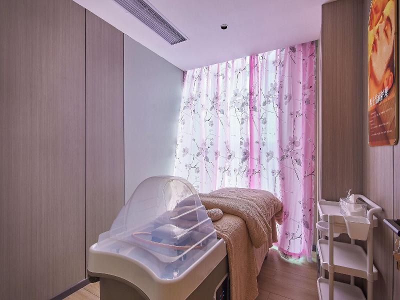 All In Light Luxury Hotel image