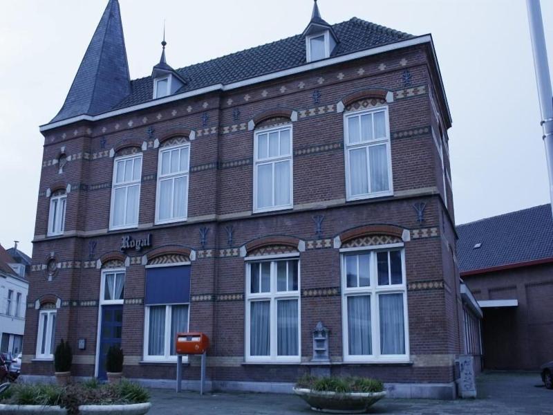 Hotel Royal image