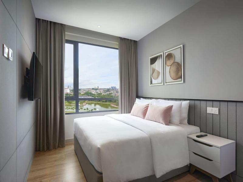 Komune Living & Wellness In The Park image
