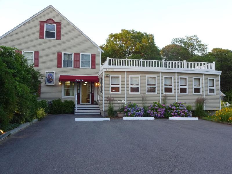 Viking Shores Motor Inn image