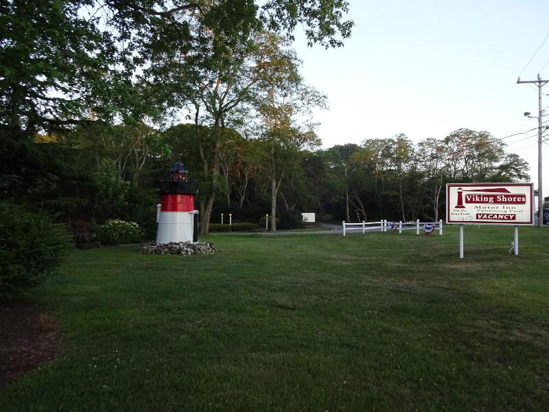 Viking Shores Motor Inn image