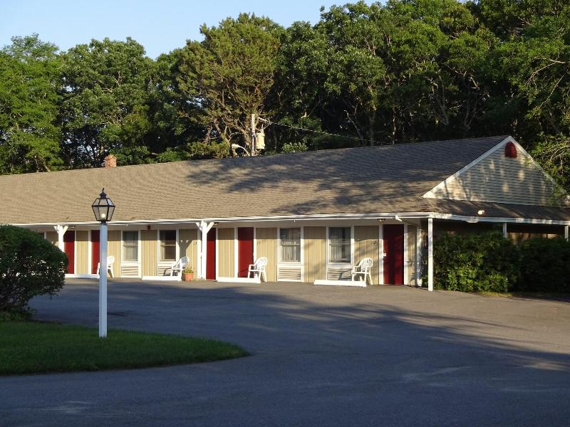 Viking Shores Motor Inn image