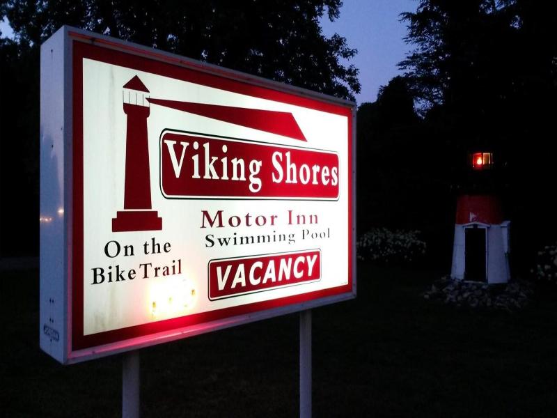 Viking Shores Motor Inn image