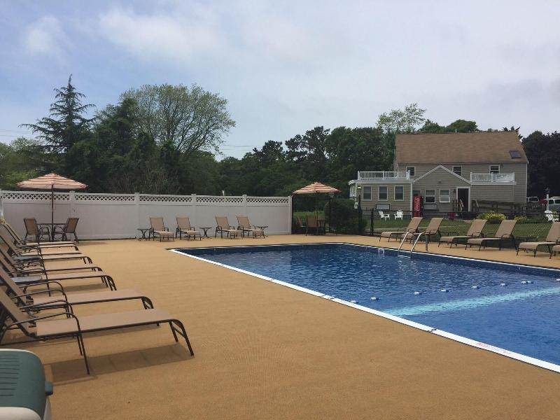 Viking Shores Motor Inn image
