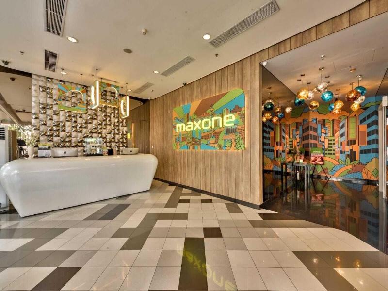 Maxone Hotels Premier Melawai image