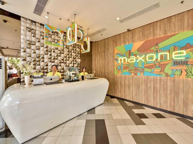 Maxone Hotels Premier Melawai image