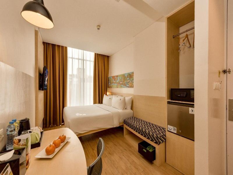 Maxone Hotels Premier Melawai image