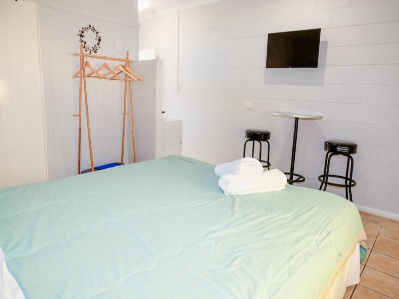 Innisfail Riverfront Motel