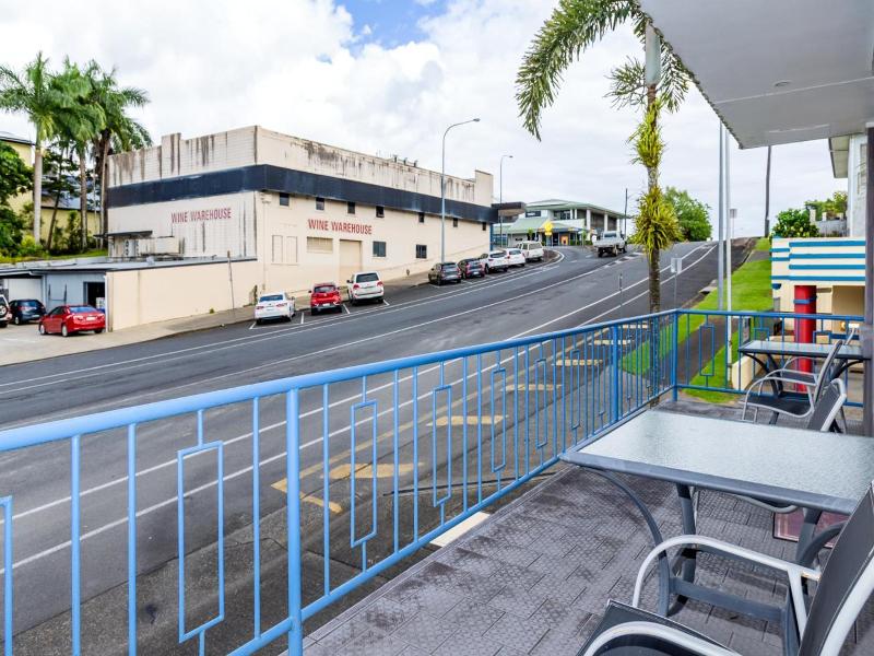 Innisfail Riverfront Motel