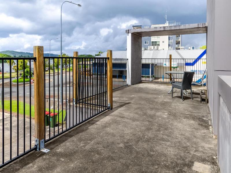 Innisfail Riverfront Motel