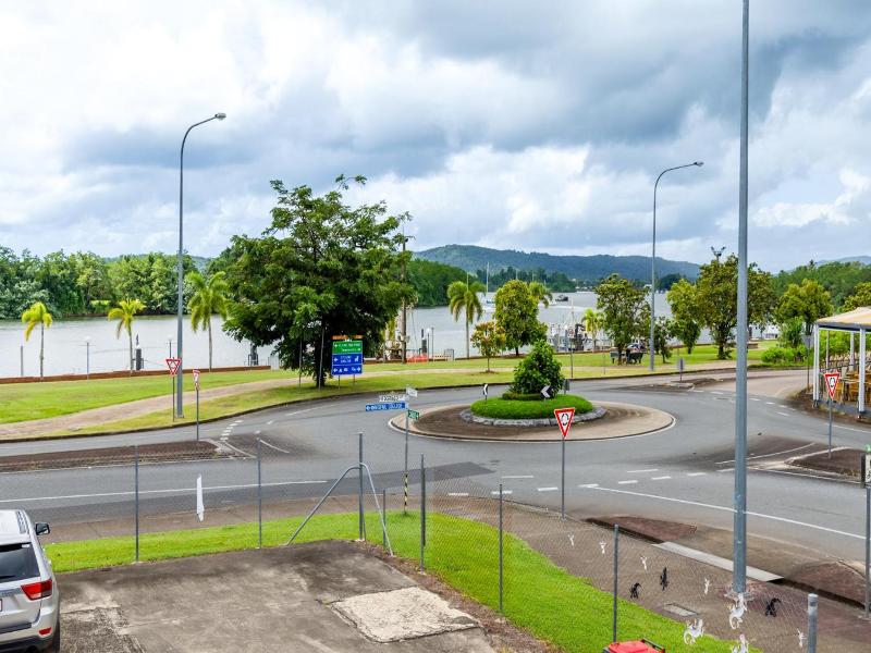 Innisfail Riverfront Motel