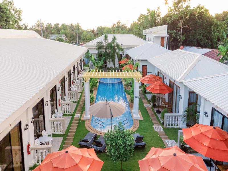 E L Westensee Resort image