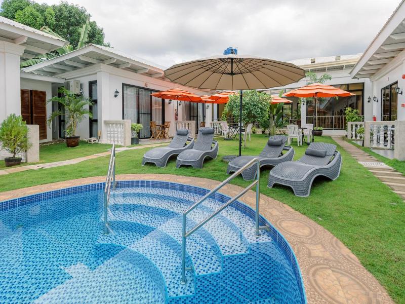 E L Westensee Resort image