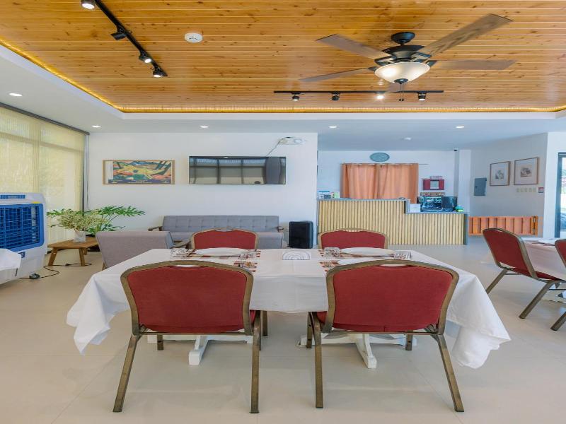 E L Westensee Resort image