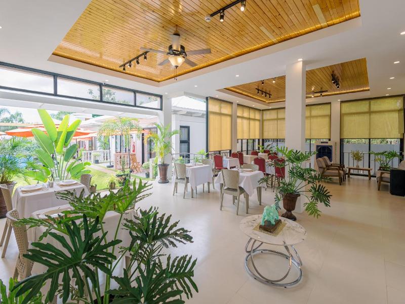 E L Westensee Resort image