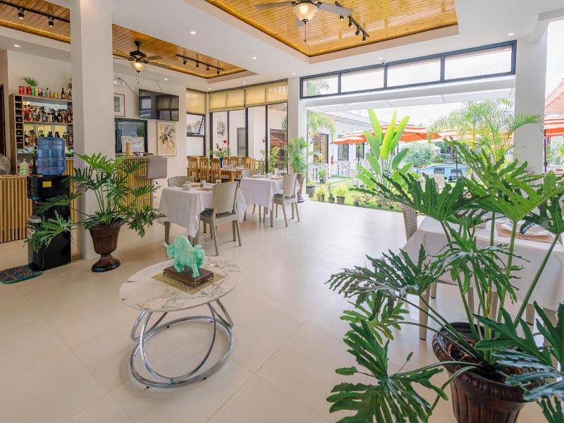 E L Westensee Resort image