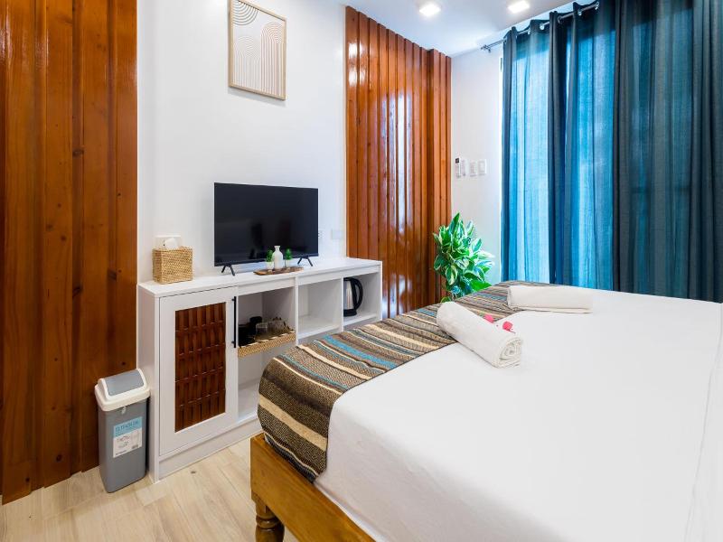 E L Westensee Resort image