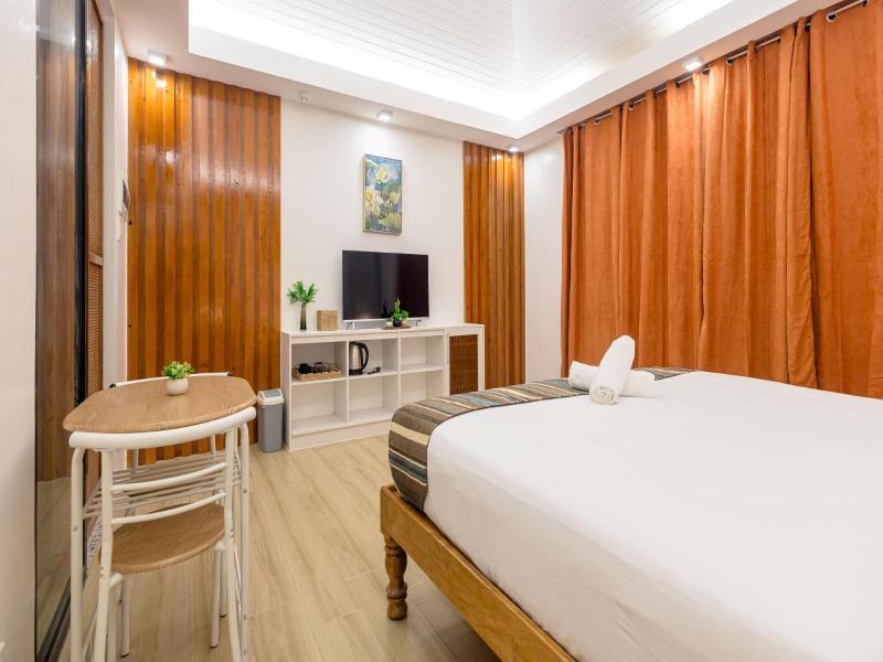E L Westensee Resort image