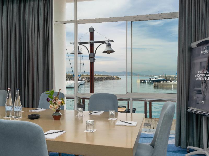 Radisson Blu Hotel Waterfront image