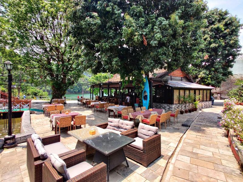 Lake View Resort image