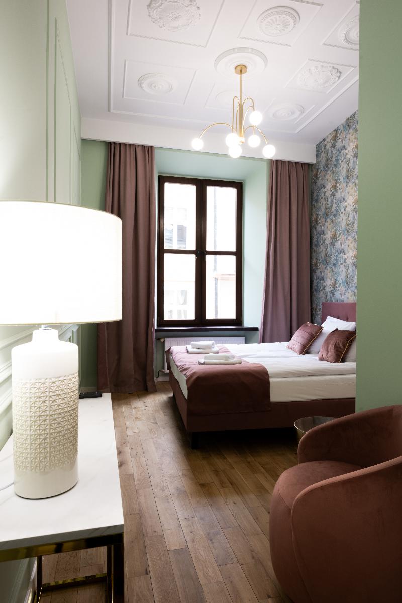 Bracka Main Square Apartments image