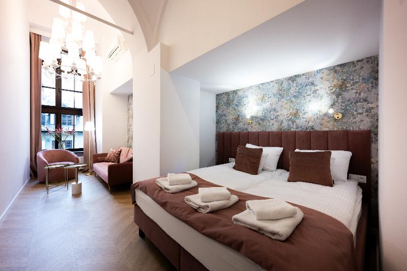 Bracka Main Square Apartments image