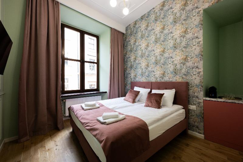 Bracka Main Square Apartments image