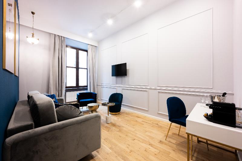 Bracka Main Square Apartments image