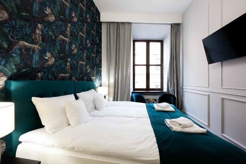 Bracka Main Square Apartments image