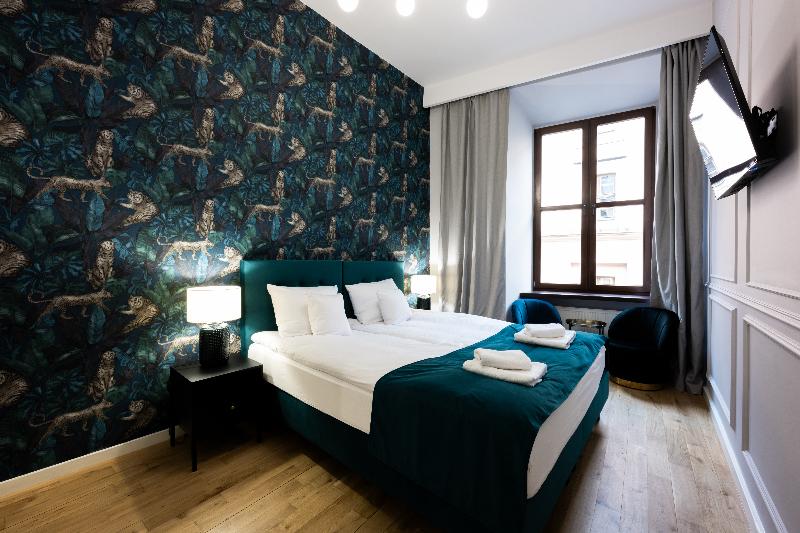 Bracka Main Square Apartments image
