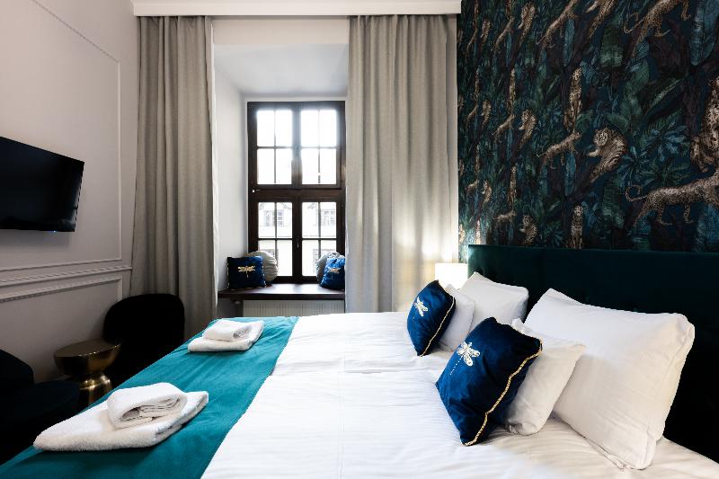 Bracka Main Square Apartments image