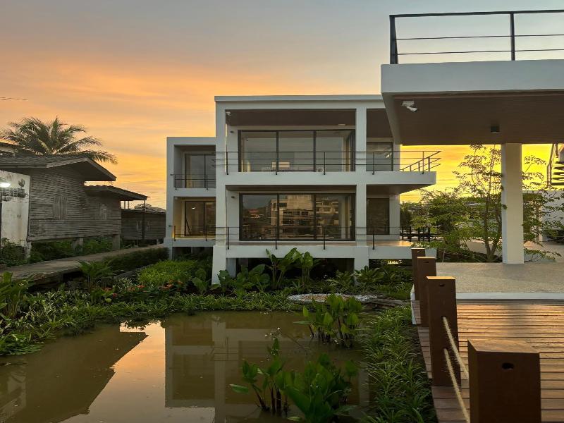 The Episode Boutique Hotel image