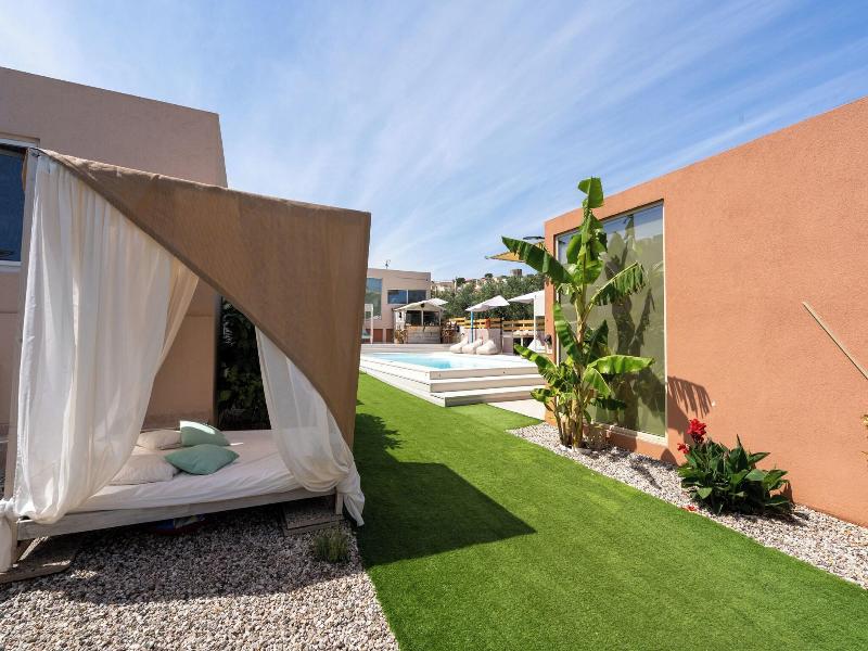 Modular Bungalows With Heated Pool Artemis Greece