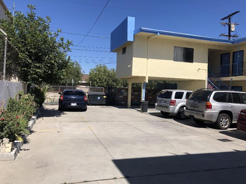 Kings Castle Motel image