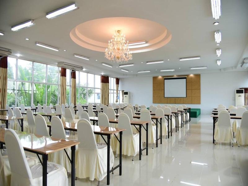 Tuscany Hotel By Skypark