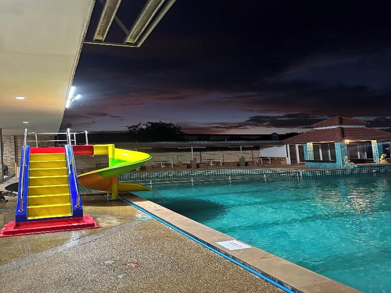 Tuscany Hotel By Skypark