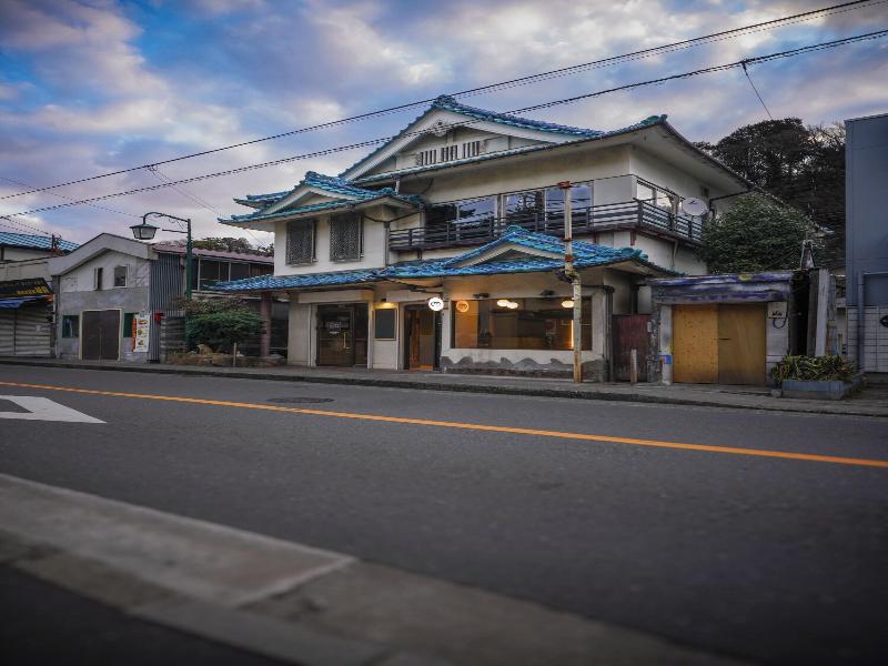 Wanderlust Inn image
