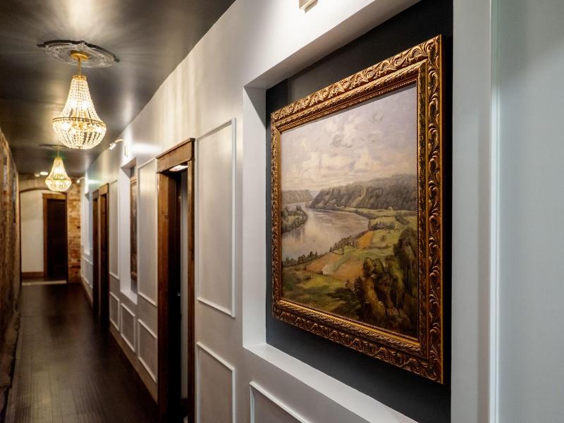 The Chandler Hotel