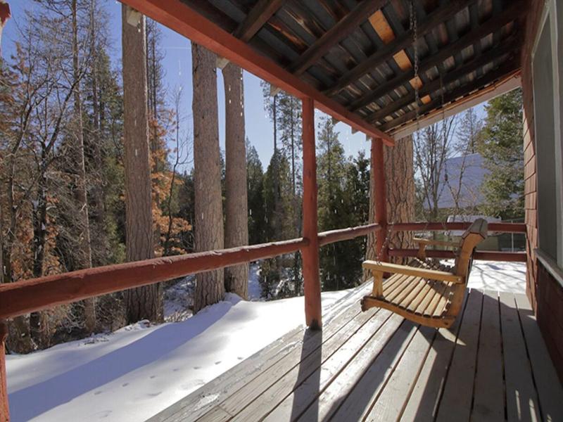Silver Pines Lodge image