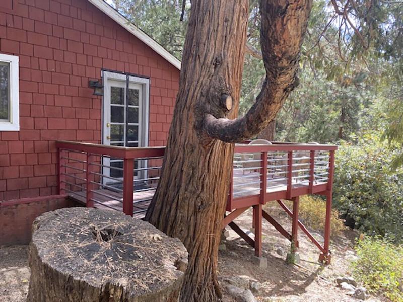 Silver Pines Lodge image